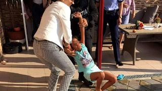 Cazul fetiţei din Mehedinţi adoptată &icirc;n SUA - Mandatul de percheziţie la locuinţa asistentului maternal viza str&acirc;ngerea de probe privind lipsirea de libertate, rele tratamente aplicate minorului