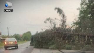 VIDEO | România va fi lovită de furtuni devastatoare. Alertă în toată țara!