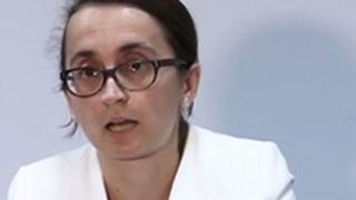 Procuroarea care a târât-o pe jos pe Sorina l-a abuzat şi pe un bărbat! Acesta îi cere Mariei Piţurcă daune de 500.000 de lei!