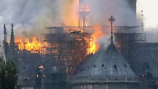 E oficial. Ce spun autoritățile franceze despre cauza incendiului de la Notre Dame 