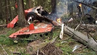 Primele imagini cu avionul care a luat foc &icirc;n Harghita