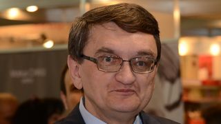 Victor Ciorbea are datorii de peste un milion de euro! El şi soţia le pot plăti din pensiile uriaşe, care le aduc aproape 80.000 de euro pe an!