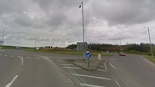 O adolescentă de 16 ani a murit după ce a fost lovită de o camionetă. Se întorcea de la balul organizat de şcoală