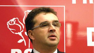 Marian Oprişan, președintele PSD Vrancea, huiduit pe scenă