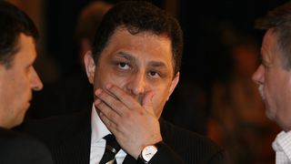 Un polițist susține că l-ar fi văzut pe Marian Vanghelie lovind cu pumnul &icirc;n parbrizul unei mașini și &icirc;njur&acirc;nd pasagerii! Scena s-ar fi &icirc;nt&acirc;mplat &icirc;n ziua Congresului PSD