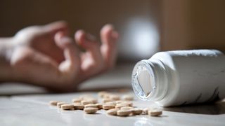 Româncă din Italia, salvată de la sinucidere de bătrânul de care avea grijă