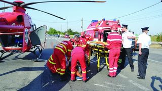 VIDEO | Momente dramatice la o piscină din T&acirc;rgu Jiu: Un copil de 13 ani transportat de urgenţă la spital