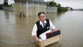 Devastator! Ploi torențiale în Japonia. Aproximativ 800.000 de oameni evacuați