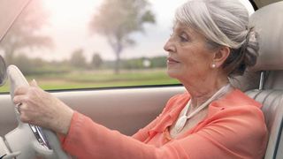 Un accident rutier a fost provocat de o femeie &icirc;n v&acirc;rstă de 80 de ani, la Reghin, bătr&acirc;na fiind sub influența alcoolului