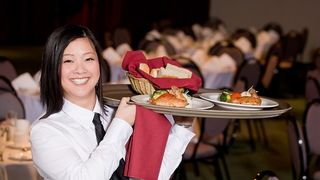 Guvernul aprobă angajarea zilierilor în turism