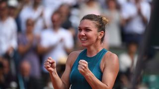 Simona Halep a învins-o pe Mihaela Buzărnescu, scor 6-3, 4-6, 6-2, la Wimbledon