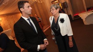 Mama lui Mircea Badea, atac la Ion Caramitru: ”Merită să te pozezi cu paiața oxigenată!”