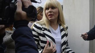 Elena Udrea a părăsit Costa Rica. A fost fotografiată pe un aeroport din Europa