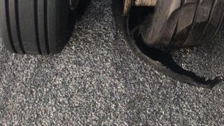 Incident pe Aeroportul Otopeni: Anvelopele unui avion ATR au explodat