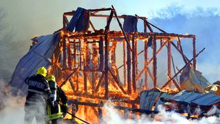 Un sucevean trezit din somn de un mesaj RoAlert &icirc;njură ISU. Răspunsul fabulos al salvatorilor