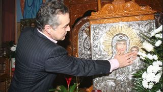 Gestul fabulos făcut de Gigi Becali după ziua lui! Uite ce sumă i-a dat unei bătr&acirc;ne care-şi creşte singură nepotul! Părinţii copilului l-au abandonat &icirc;n urmă cu doi ani! EXCLUSIV!