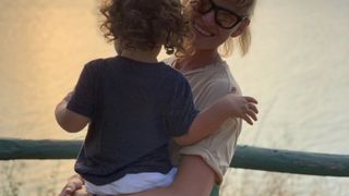 O cunoscută actriță din România a trecut prin clipe groaznice, surprinsă de furtuna din Grecia: "Zburau acoperișurile, zburau pahare și sticle de pe mese și bucati din copaci."