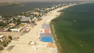 Protest la Constanța pentru că că şezlongurile de pe plaje nu sunt amplasate corespunzător