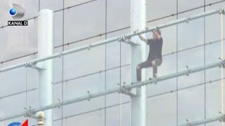 VIDEO | Festivalului Internațional de Teatru de Strada: imagini de senzație pentru bucureșteni