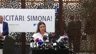 Simona Halep a revenit &icirc;n Rom&acirc;nia după ce a c&acirc;ştigat turneul de la Wimbledon