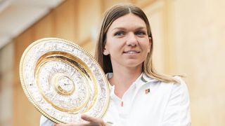 El e milionarul care a investit 300.000 de euro &icirc;n Simona Halep, pe vremea c&acirc;nd era o necunoscută! Corneliu Idu i-a plătit timp de 3 ani antrenorii, echipamentul şi deplasările la turnee!