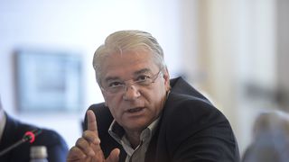 Un apropiat al lui Radu Mazăre, numit ministru de Interne! Nicolae Moga e celebru pentru un gest obscen făcut la tribuna Parlamentului