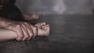 Femeie torturată și violată de șapte polițiști, &icirc;n timp ce era deținută ilegal