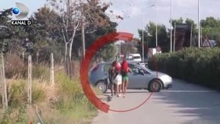 VIDEO | Un jurnalist italian a fost la un pas sa fie linsat de prostituatele romance