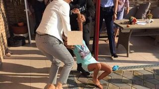 Sorina şi părinţii ei adoptivi, blocați pe Aeroportul Otopeni. Ce s-a &icirc;nt&acirc;mplat