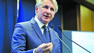 Teodorovici: Nu ar fi corect să discutăm cu studenții ca după terminarea facultății să rămână un număr de ani să lucreze în România?