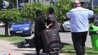 VIDEO | Două măicuțe au făcut un scandal monstru pe o stradă din Vaslui