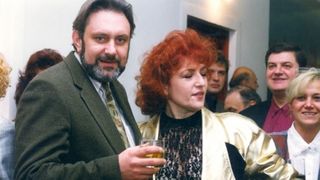 C&acirc;t de bogat era fostul soţ al Corinei Chiriac! Virgil Anastasiu, afaceristul decedat, şi-a &icirc;mprumutat un prieten cu 200.000 de euro! EXCLUSIV