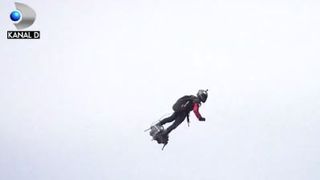 VIDEO | &bdquo;Omul zburător&rdquo; nu a reușit să survoleze Canalul M&acirc;necii