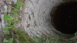 Descoperire șoc: Corpul unui băieţel de 8 ani, găsit &icirc;n f&acirc;nt&acirc;na presupusului criminal de la Caracal