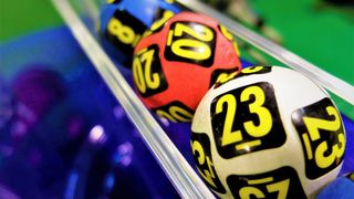 C&acirc;ştigătorul la Loto 6/49 şi-a ridicat premiul &icirc;n valoare de aproximativ 983.000 euro. Cine este norocosul