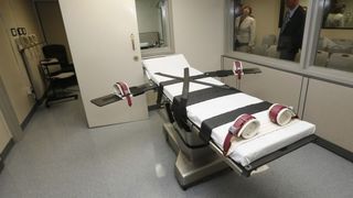 Petiție online pentru reintroducerea pedepsei cu moartea &icirc;n Rom&acirc;nia. Peste 100.000 de rom&acirc;ni au semnat-o deja