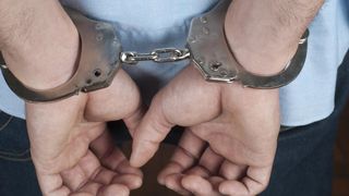 &Icirc;n plin scandal la Caracal, un bărbat din Sibiu a &icirc;ncercat să răpească o fată de 7 ani, de pe stradă