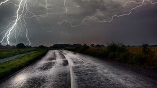 VIDEO | Imaginea Apocalipsei pe litoral. O furtună a făcut prăpăd