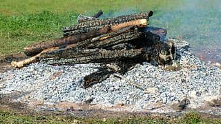 Experimentul cu foc care contrazice afirmațiile criminalului din Caracal! "Butoiul lui Dincă bate toate crematoriile din lume!" FOTO