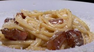 VIDEO | La restaurant, ca &icirc;n casa unui prieten