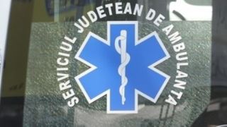 O femeie a suferit arsuri pe aproximativ 50% din suprafaţa corpului, după o explozie &icirc;n locuinţa sa; femeia va fi transportată la Spitalul de Arşi din Bucureşti