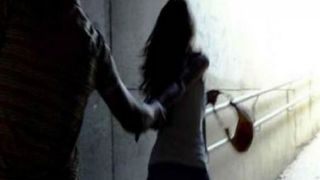 Femeie răpită cu tot cu copilul ei din plină stradă