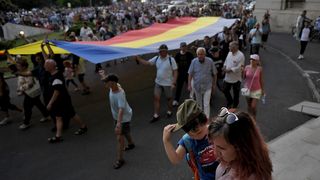 Proteste organizate astăzi în Piaţa Victoriei şi în Piaţa Revoluţiei din Bucureşti