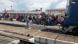 VIDEO | Zeci de copii au circulat &icirc;n condiții greu de imaginat &icirc;ntr-un tren CFR