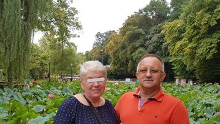 Ea e femeia pe care a  vrut să o înşele primarul ce a făcut propuneri sexuale pe facebook! Constantin Cârciumaru e însurat de 40 de ani, iar fiica sa l-a făcut bunic!