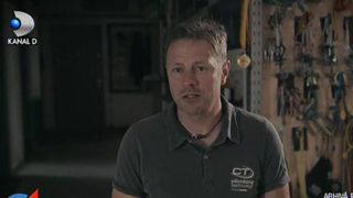 Trupul alpinistului Zsolt Torok a fost cobor&acirc;t din munte, fiind transportat la Serviciul de Medicină Legală Sibiu