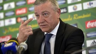 Procurorii DNA au arătat schema prin care Mircea Sandu ar fi luat o şpagă de 200.000 de euro!