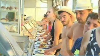 VIDEO | Mini-vacanța s-a terminat pentru cei peste 200.000 de turiști sosiți pe litoralul românesc