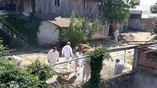 VIDEO | Noi imagini din curtea lui Gheorghe Dincă. Ce caută anchetatorii