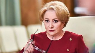 Cum s-a micşorat salariul Vioricăi Dăncilă! Şi soţul ei a păţit la fel!